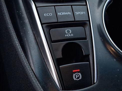 Used 2018 Toyota Camry XSE FWD image 20
