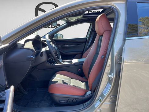 Used 2025 MAZDA MAZDA3 Carbon w/ Appearance Package image 9