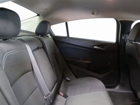 Used 2017 Chevrolet Cruze LT w/ Convenience Package image 11