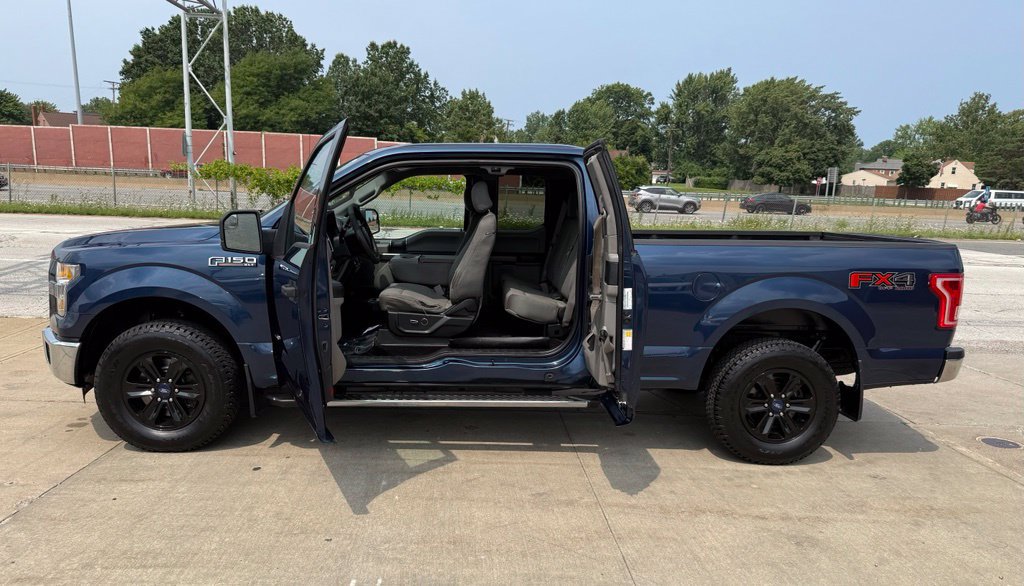 Used 2015 Ford F150 XLT w/ Equipment Group 301A Mid AWD/4WD image 19