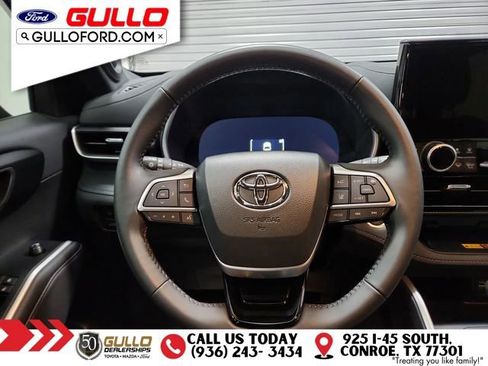 Used 2025 Toyota Highlander XSE image 13
