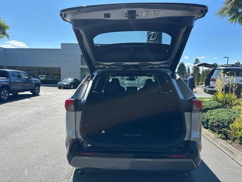 Used 2021 Toyota RAV4 XSE AWD/4WD image 16