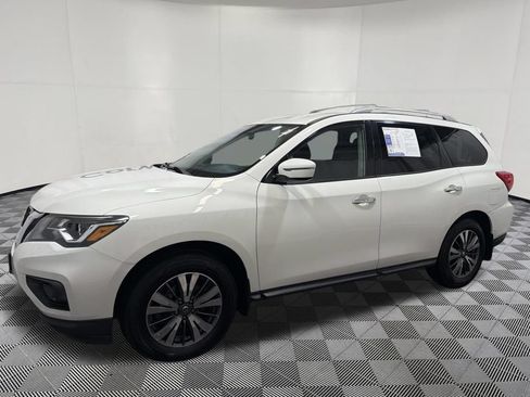 Used 2017 Nissan Pathfinder S AWD/4WD image 4