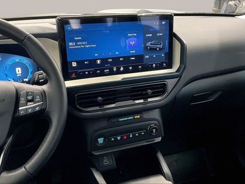 Used 2025 Ford Bronco Sport Heritage w/ Convenience Package image 3