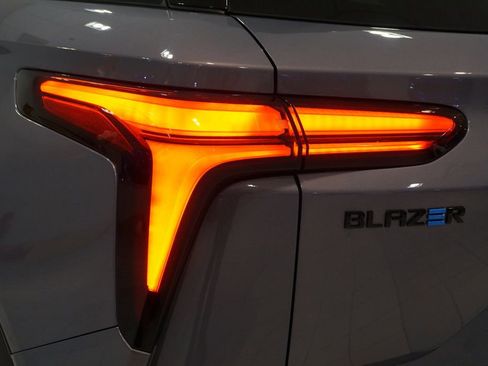 New 2026 Chevrolet Blazer EV LT AWD/4WD image 27