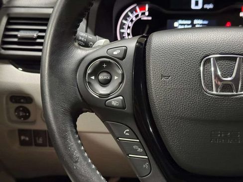 Used 2016 Honda Pilot Touring image 16