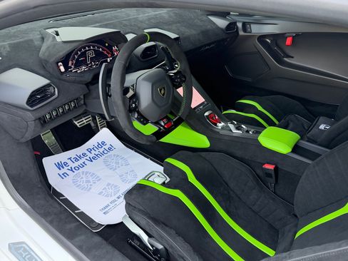 Used 2024 Lamborghini Huracan STO RWD image 27