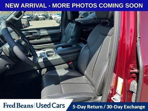Used 2025 Jeep Wagoneer Series II w/ Premium Group I image 8