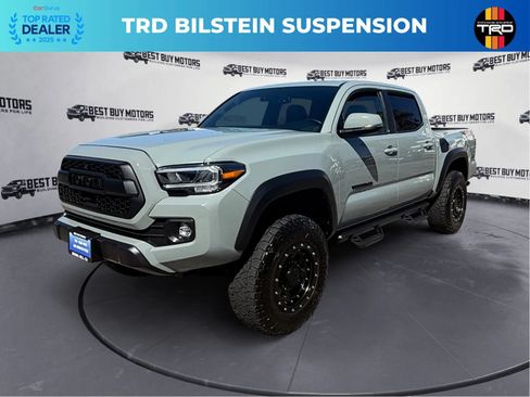 Used 2023 Toyota Tacoma TRD Off-Road w/ TRD Premium Off Road Package AWD/4WD image 3