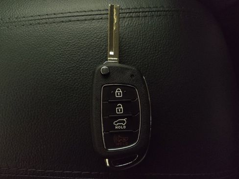 Used 2017 Hyundai Santa Fe Sport image 32