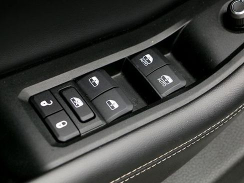 Used 2025 Jeep Grand Cherokee L Altitude RWD image 22