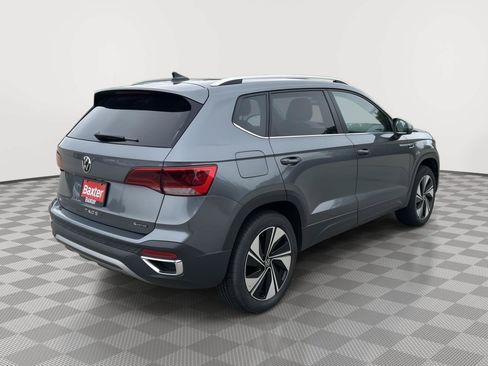 Used 2024 Volkswagen Taos SE AWD/4WD image 9