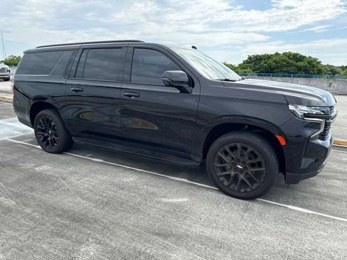 Used 2023 Chevrolet Suburban RST w/ Luxury Package RWD image 16