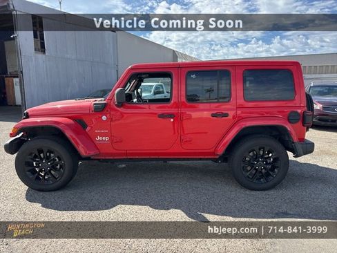 Used 2024 Jeep Wrangler Unlimited Sahara image 7