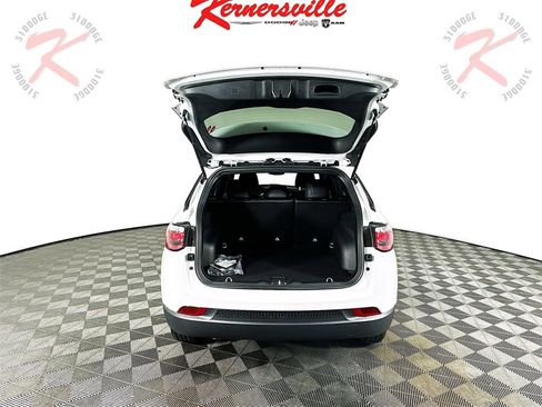 New 2026 Jeep Compass Latitude image 16