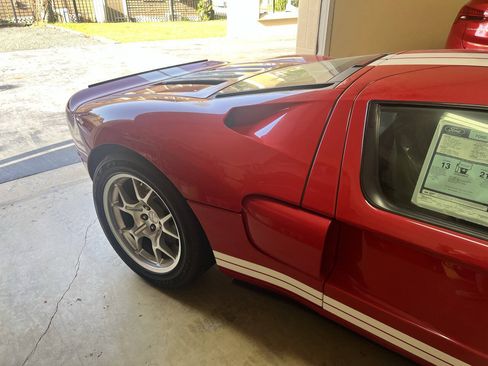 Used 2005 Ford GT RWD image 52
