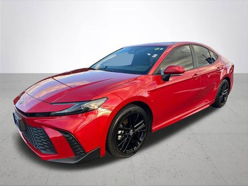 Certified 2025 Toyota Camry SE w/ Convenience Package image 2