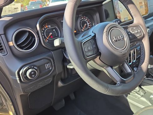 New 2025 Jeep Gladiator Sport image 14