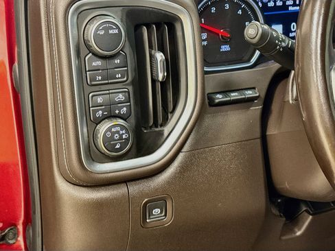 Used 2021 Chevrolet Silverado 1500 LTZ w/ LTZ Premium Package AWD/4WD image 10