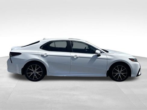 Used 2024 Toyota Camry SE w/ Cold Weather Package AWD/4WD image 8