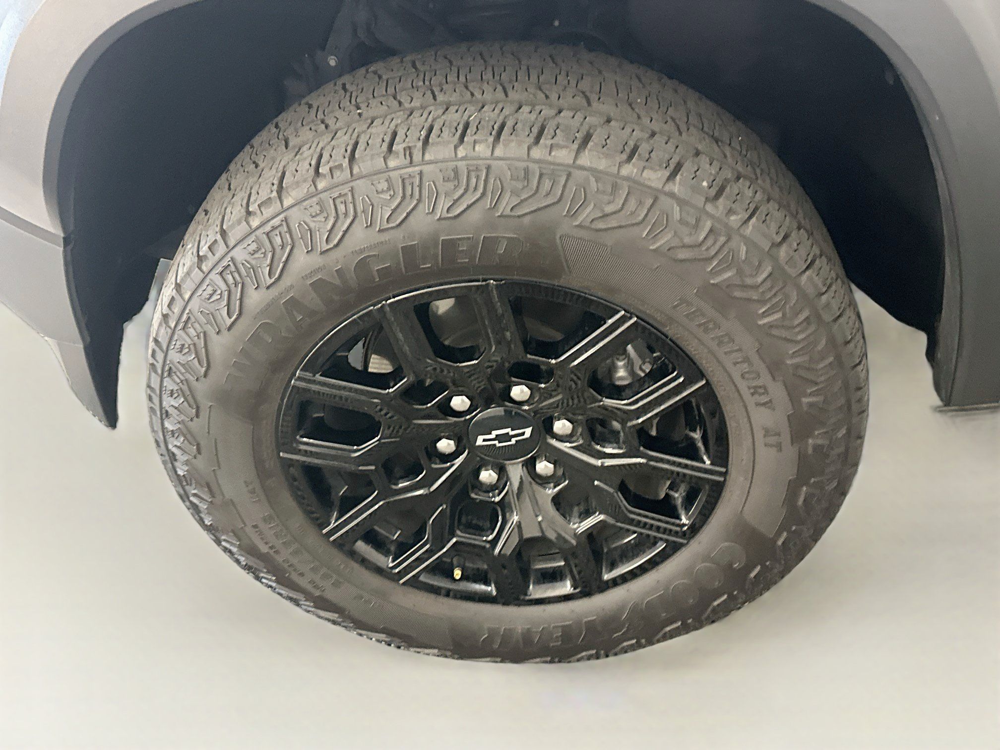Used 2025 Chevrolet Colorado Trail Boss AWD/4WD image 11