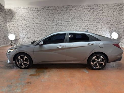 Certified 2023 Hyundai Elantra SEL w/ Convenience Package FWD image 4