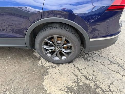 Used 2023 Volkswagen Tiguan SE image 13