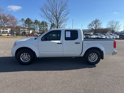 Used 2015 Nissan Frontier SV w/ SV Value Truck Package image 2
