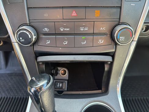 Used 2016 Toyota Camry SE w/ Moonroof Package image 17