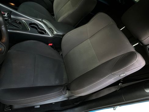 Used 2015 Dodge Challenger R/T RWD image 13