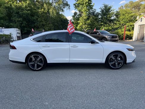 Used 2025 Honda Accord Sport image 4