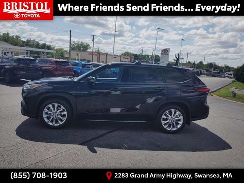 Used 2022 Toyota Highlander Limited AWD/4WD image 4