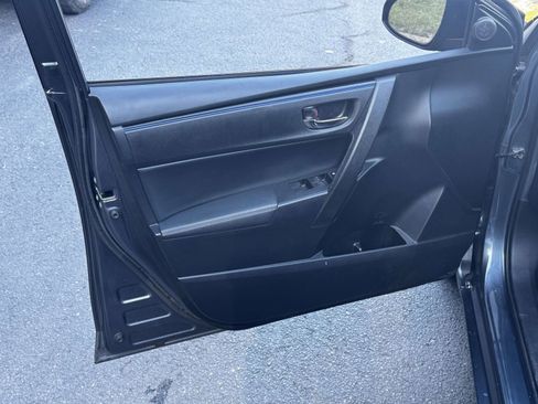 Certified 2018 Toyota Corolla SE FWD image 13