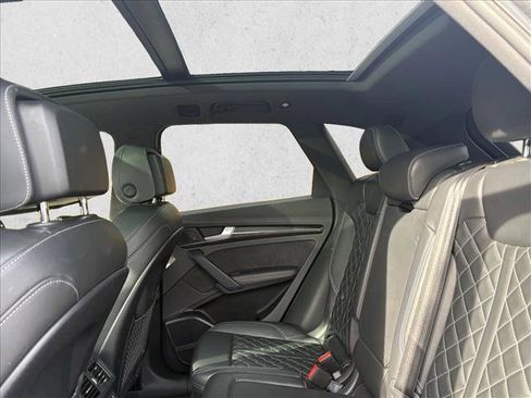 Used 2020 Audi SQ5 Premium Plus w/ Premium Plus Package image 16