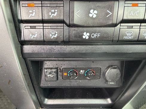 Used 2023 Toyota 4Runner Limited AWD/4WD image 31