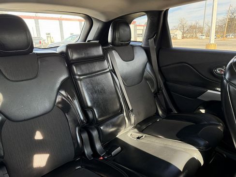 Used 2018 Jeep Cherokee Latitude Plus image 16