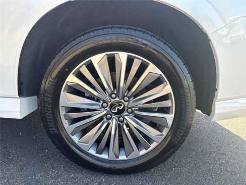 Certified 2025 INFINITI QX80 Sensory image 30