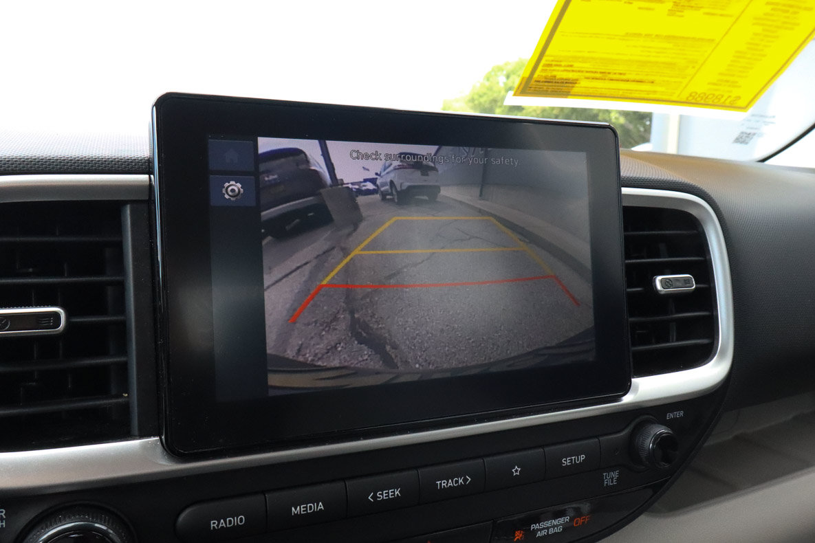 Used 2025 Hyundai Venue SEL FWD image 12