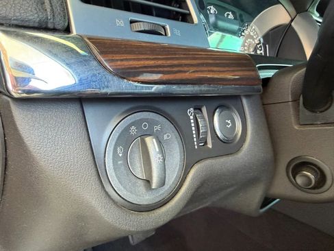 Used 2009 Lincoln MKS FWD image 36