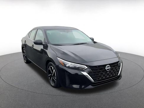 Used 2025 Nissan Sentra SV FWD image 3