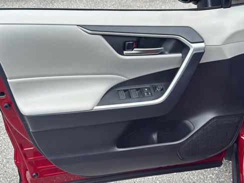 Certified 2025 Toyota RAV4 XLE w/ Convenience Package image 17