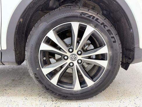 Used 2015 Toyota RAV4 Limited image 35