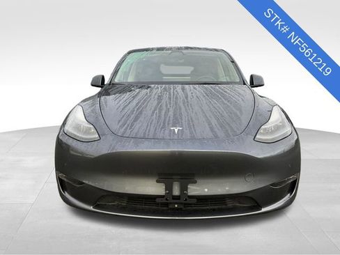 Used 2022 Tesla Model Y Long Range image 2