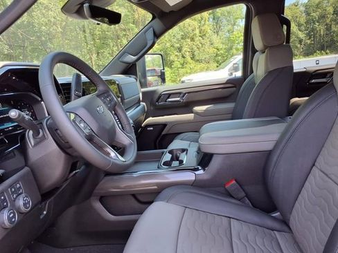 New 2025 Chevrolet Silverado 2500 ZR2 w/ Technology Package image 5