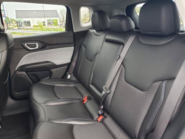 Certified 2022 Jeep Compass Latitude AWD/4WD image 22