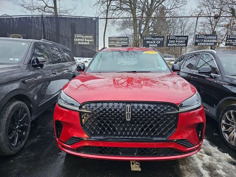 New 2026 Lincoln Aviator AWD w/ Jet Appearance Package image 2