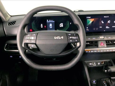 Certified 2025 Kia K4 FWD image 5