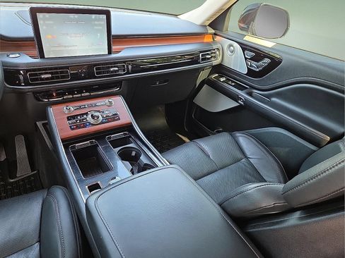 Certified 2023 Lincoln Aviator Reserve w/ Equipment Group 201A AWD/4WD image 13
