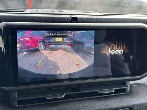 Used 2025 Jeep Wrangler Sport S image 39