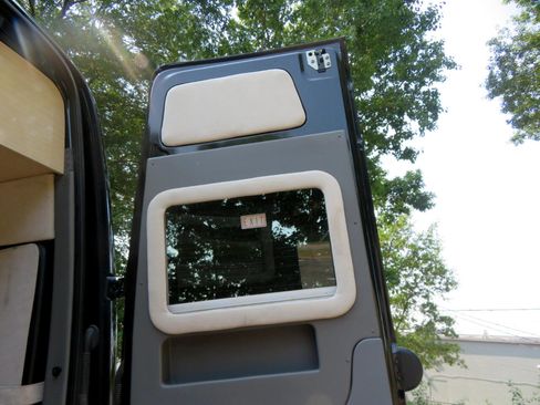 Used 2014 Mercedes-Benz Sprinter 3500 image 27